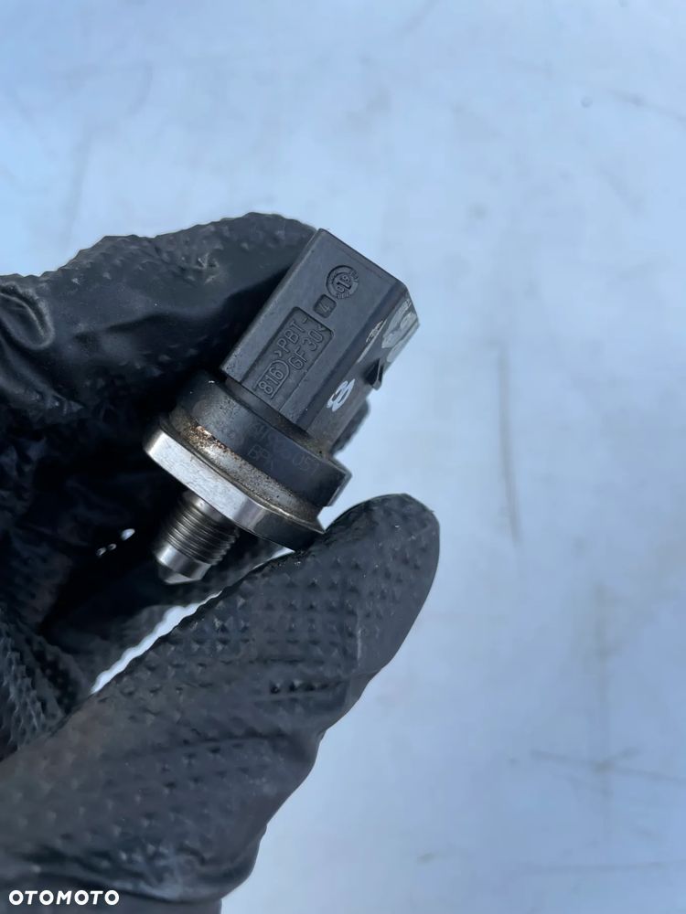 CZUJNIK CIŚNIENIA PALIWA SEAT LEON II GOLF V AUDI A3 8P 06H906051 0261545025 - 3