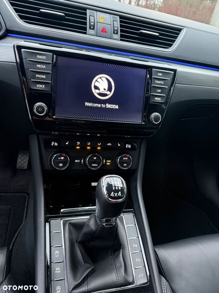 Skoda Superb 1.4 TSI ACT 4x4 SportLine - 20