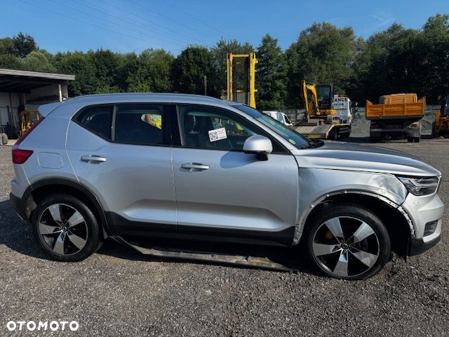 Volvo XC 40 D4 AWD Geartronic Momentum - 8