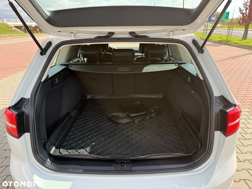 Volkswagen Passat - 22