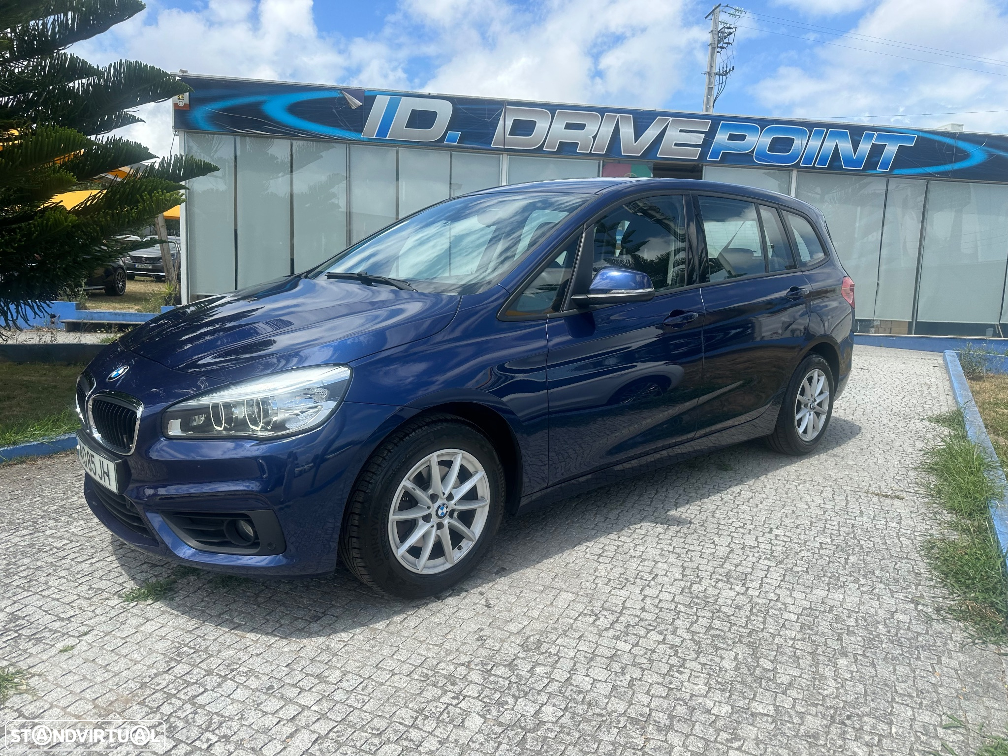 BMW 216 Gran Tourer d - 13