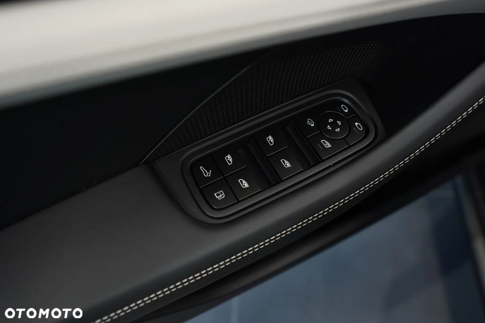 Porsche Panamera 4S E-Hybrid PHEV - 18