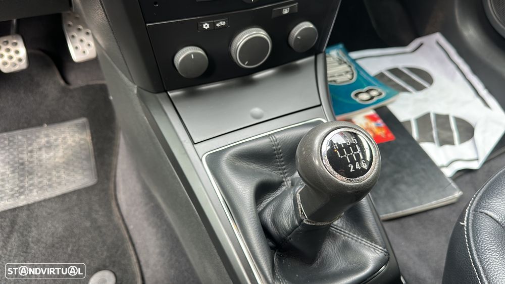 Opel Astra GTC 1.9 CDTI - 1