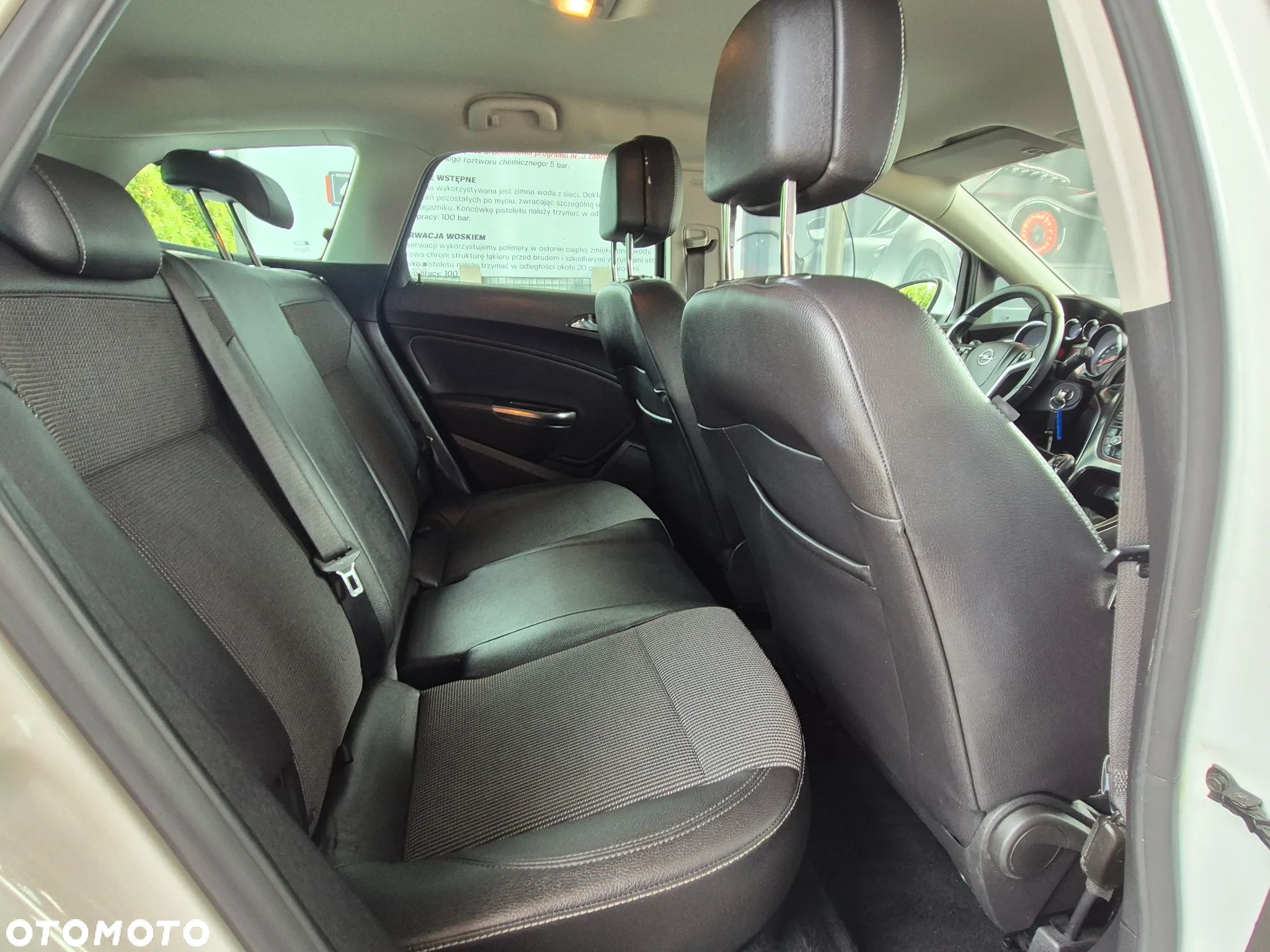 Opel Astra 1.6 Turbo Caravan Cosmo - 31