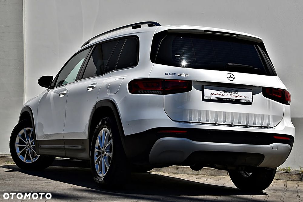 Mercedes-Benz GLB 200 7G-DCT - 4