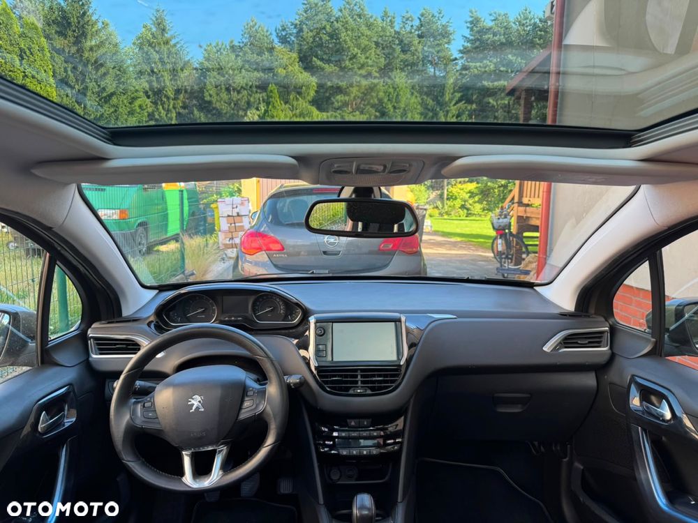 Peugeot 208 - 5