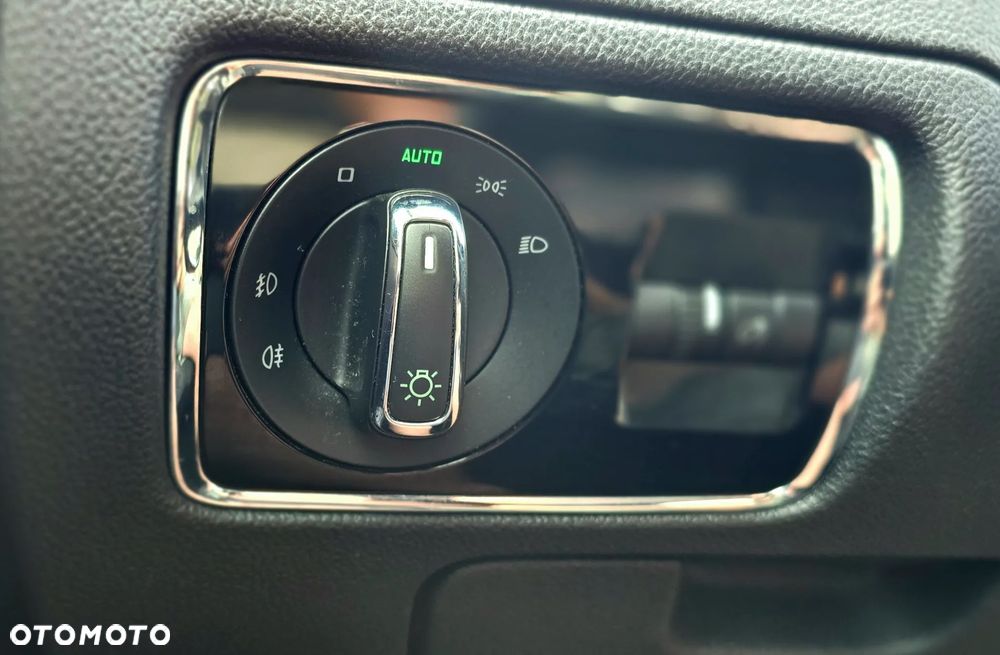 Skoda Superb 2.0 TDI Ambition DSG - 23