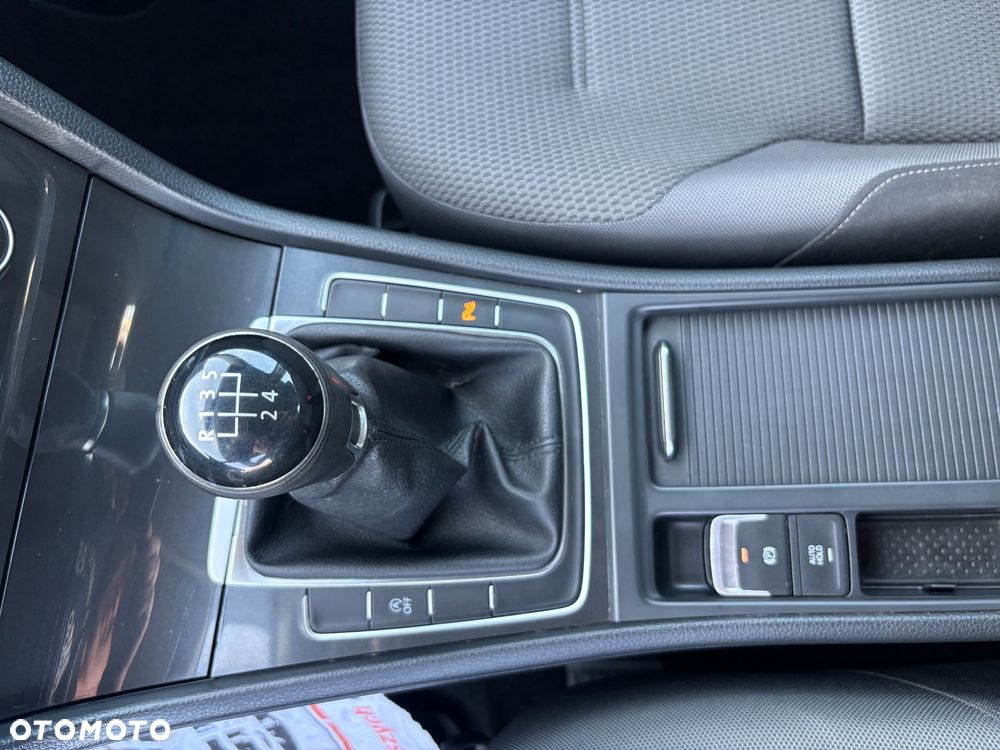 Volkswagen Golf 1.6 TDI SCR IQ.DRIVE - 22