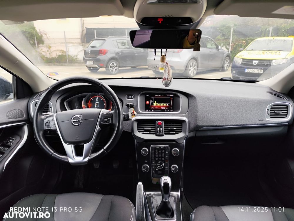 Volvo V40 D2 DRIVe Momentum - 3