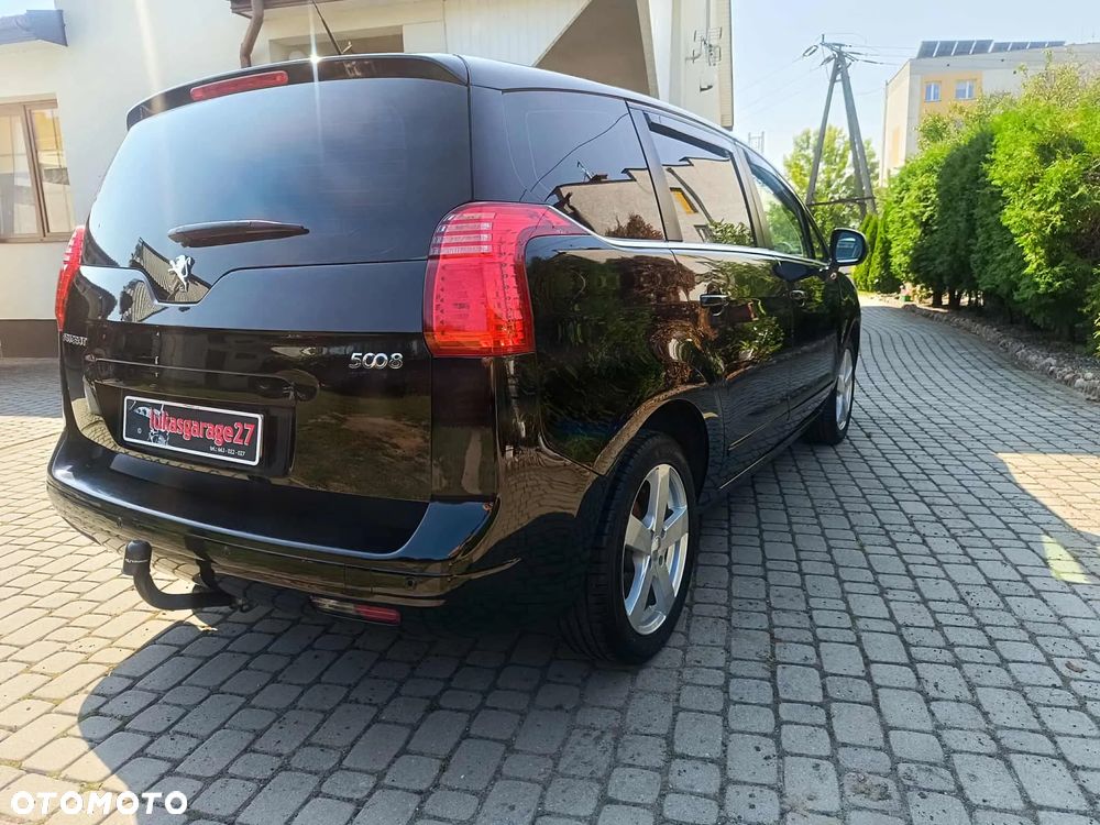 Peugeot 5008 1.6 THP Family 7os - 6