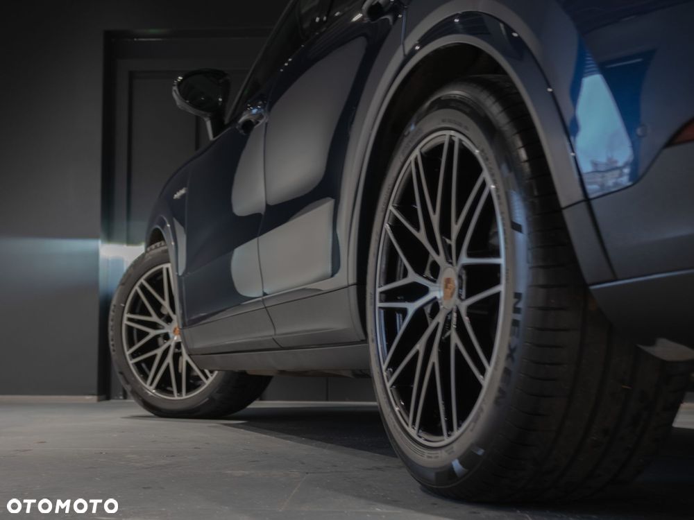 Porsche Cayenne E-Hybrid PHEV - 16