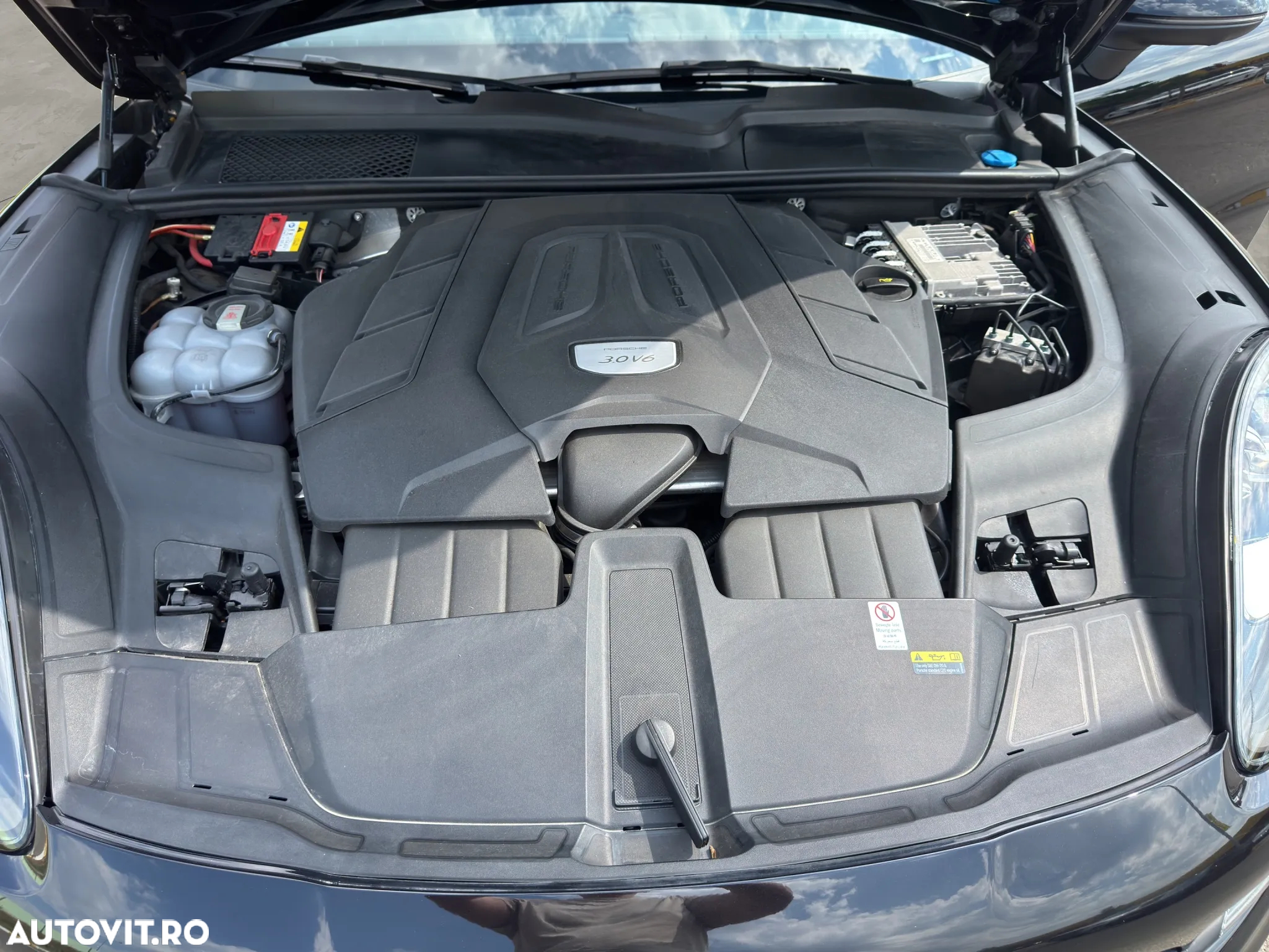 Porsche Cayenne Coupe - 34