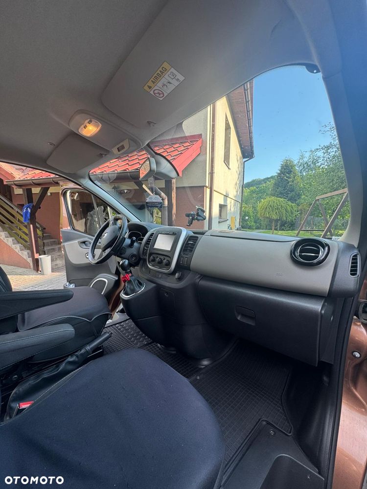 Renault Trafic Grand 1.6 dCi - 11