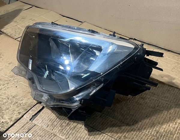 OPEL COMBO E Lampa przednia lewa 90145298