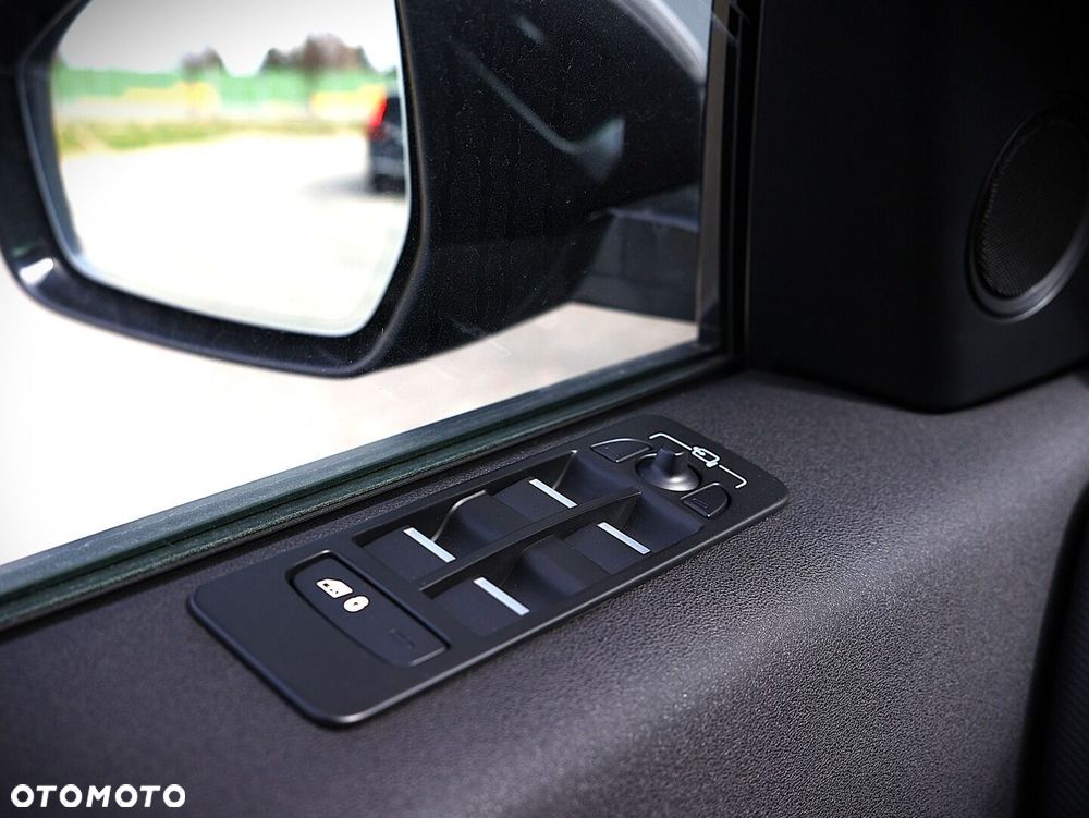 Land Rover Discovery Sport - 23