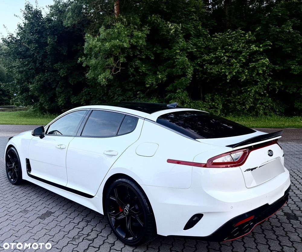 Kia Stinger - 8