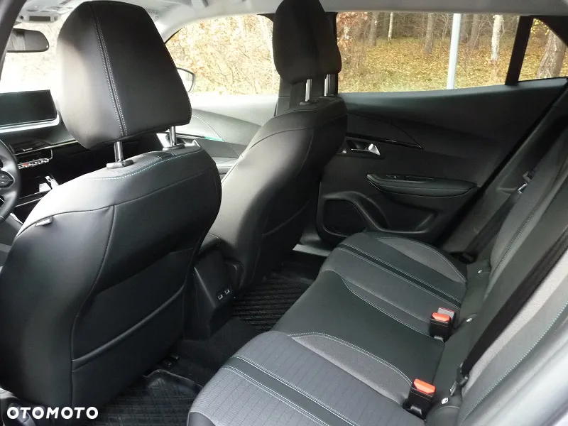Peugeot 2008 1.5 BlueHDi Allure S&S EAT8 - 11