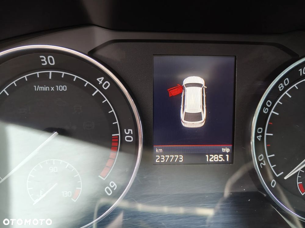 Skoda Superb 2.0 TDI DSG Style - 17