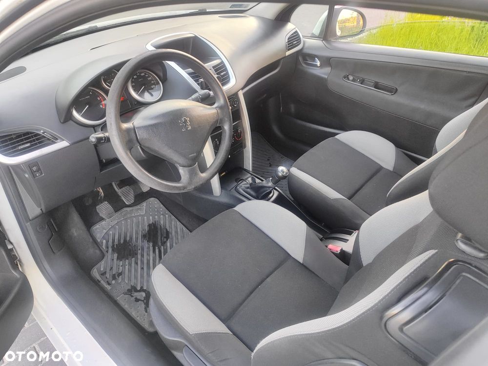 Peugeot 207 1.4 HDi Presence - 5