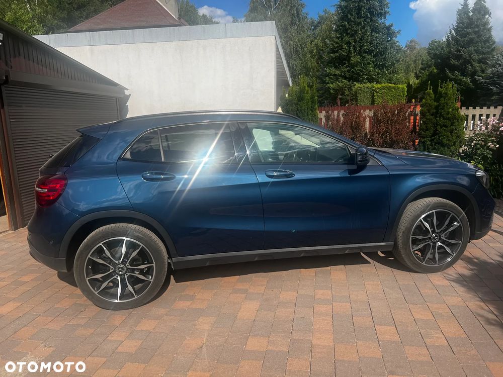 Mercedes-Benz GLA 200 7G-DCT Style - 3