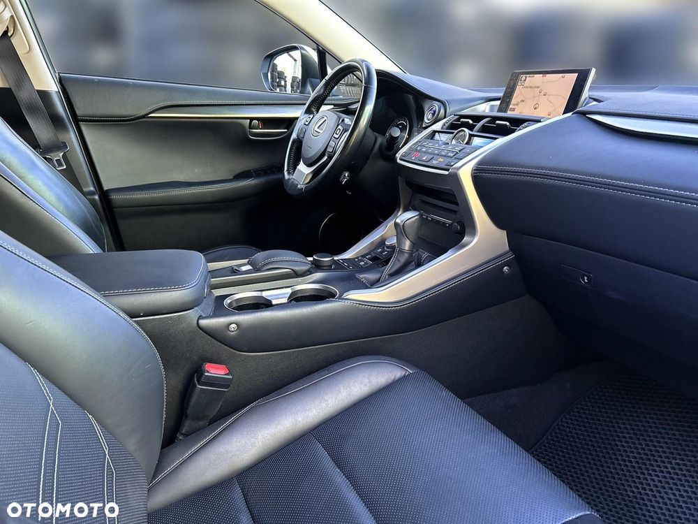 Lexus NX 300h Comfort AWD - 11