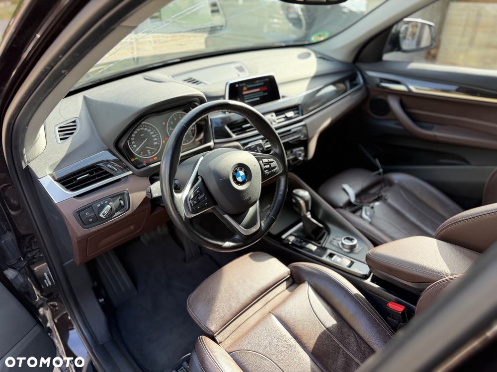 BMW X1 xDrive20i Sport Line - 37