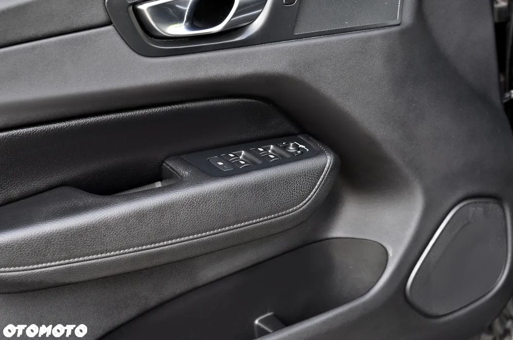 Volvo XC 60 T6 AWD Recharge Geartronic Inscription - 37