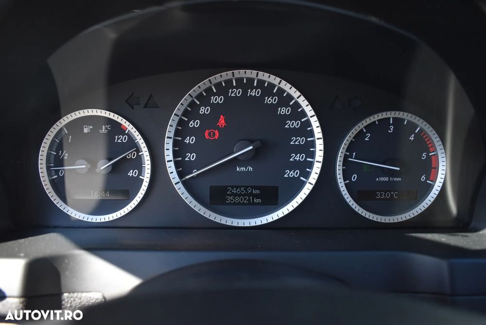 Mercedes-Benz C 200 CDI BlueEFFICIENCY T-modell - 11