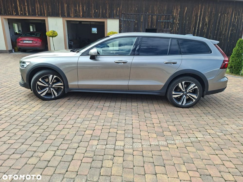 Volvo V60 Cross Country B4 D AWD Geartronic Pro - 6
