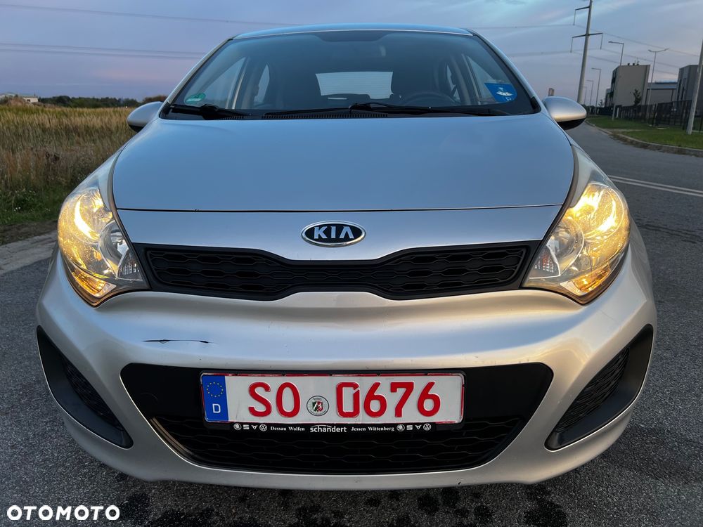 Kia Rio 1.2 L - 13