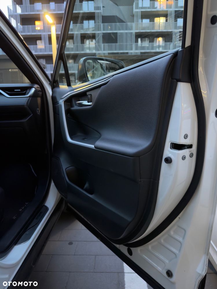 Toyota RAV4 2.5 Hybrid Black Edition by JBL 4x4 - 18