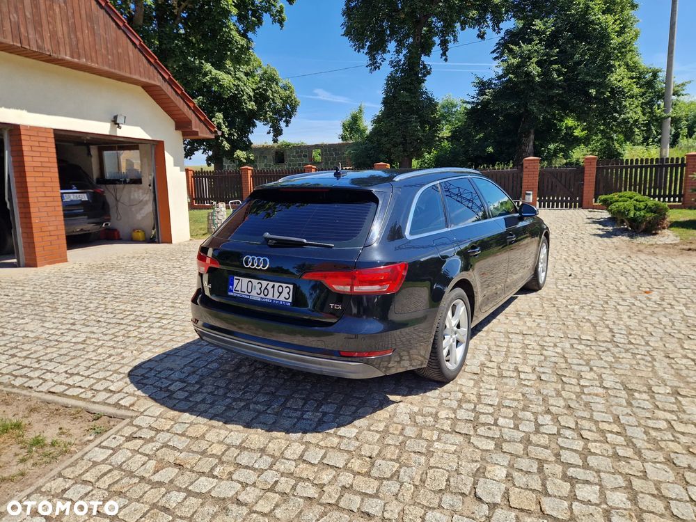 Audi A4 Avant 2.0 TDI Design - 9