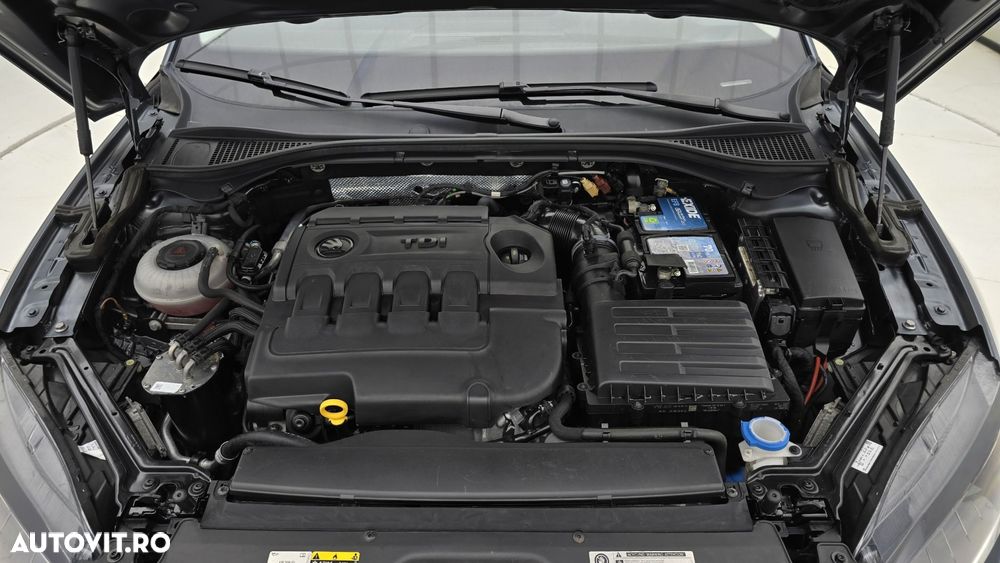 Skoda Superb 2.0 TDI DSG Ambition - 24