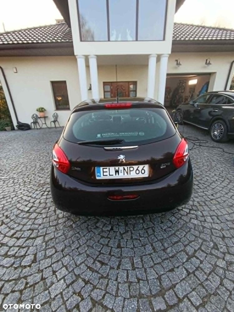 Peugeot 208 1.6 e-HDi Allure STT - 4