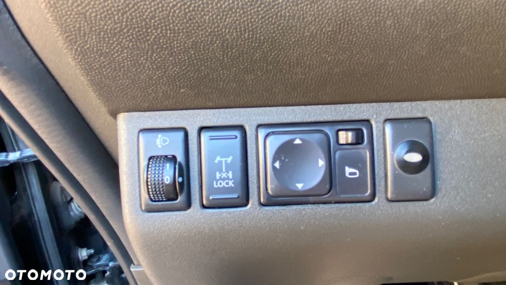 Nissan Navara 2.5 D XE - 18