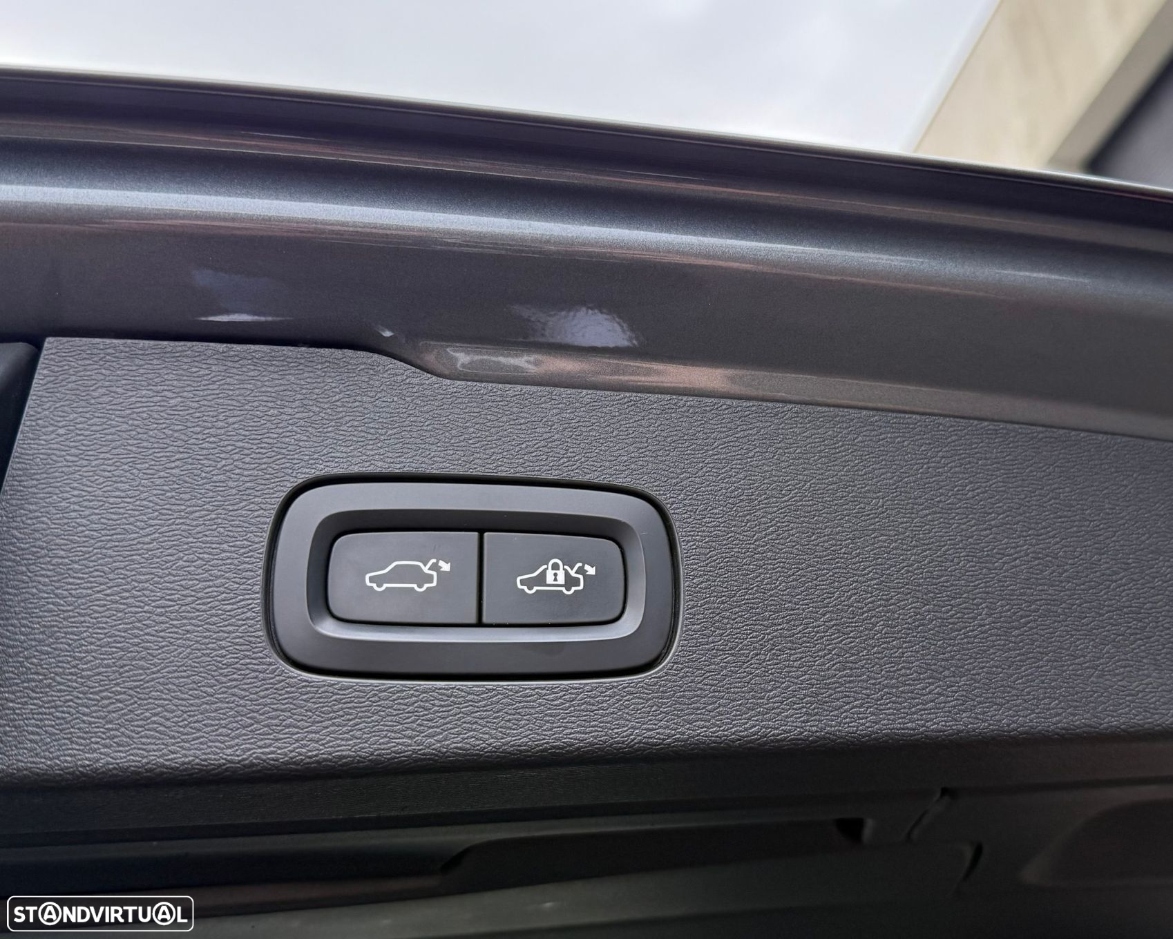 Volvo V60 2.0 D4 R-Design Geartronic - 23