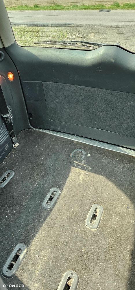 Ford Galaxy 1.9 TDI Ghia - 18