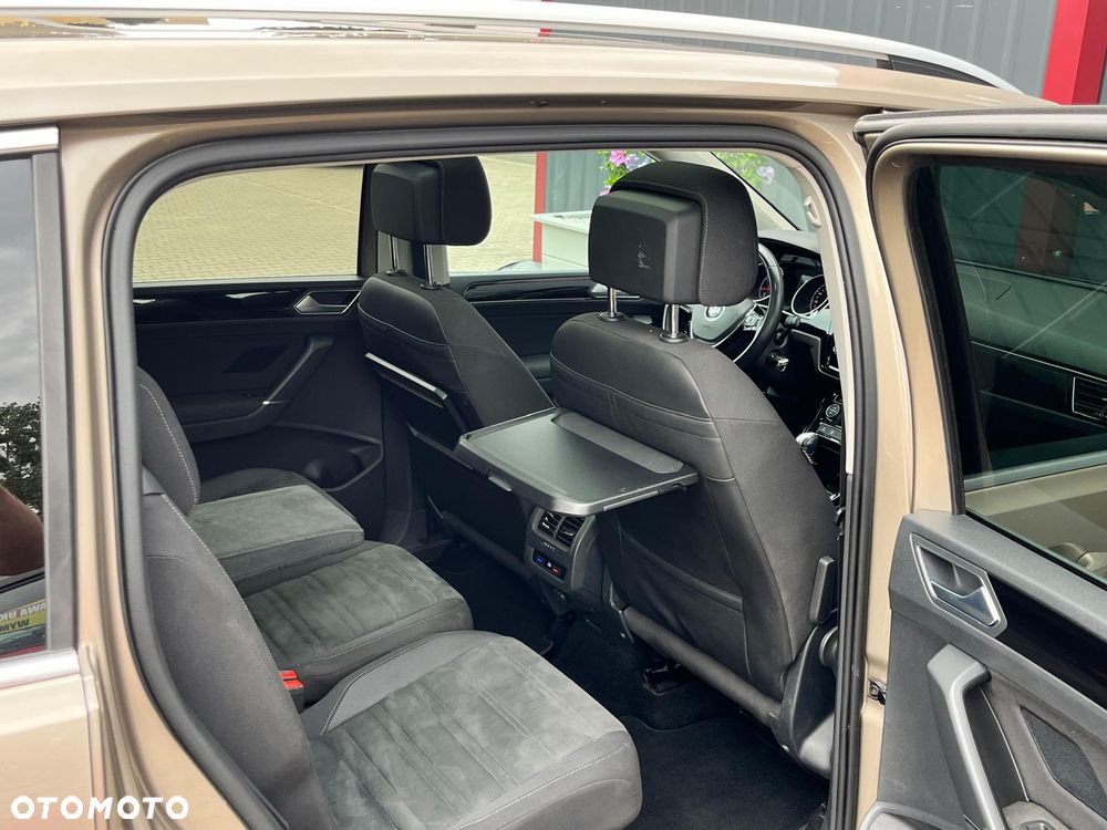 Volkswagen Touran - 33