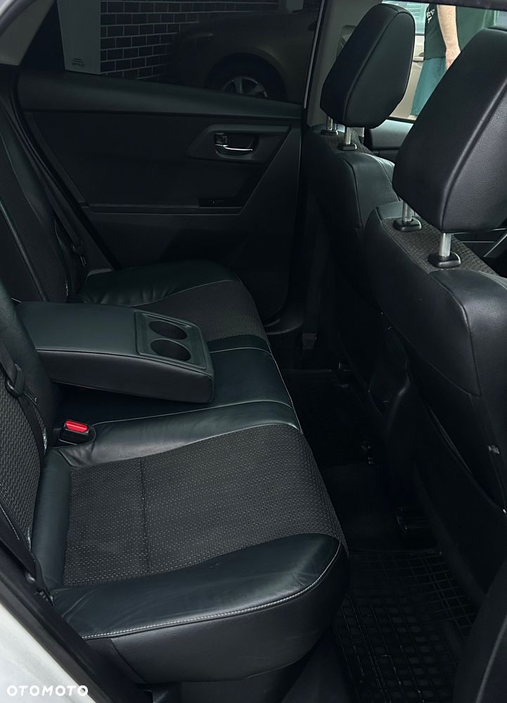 Toyota Auris Hybrid 135 Prestige - 10