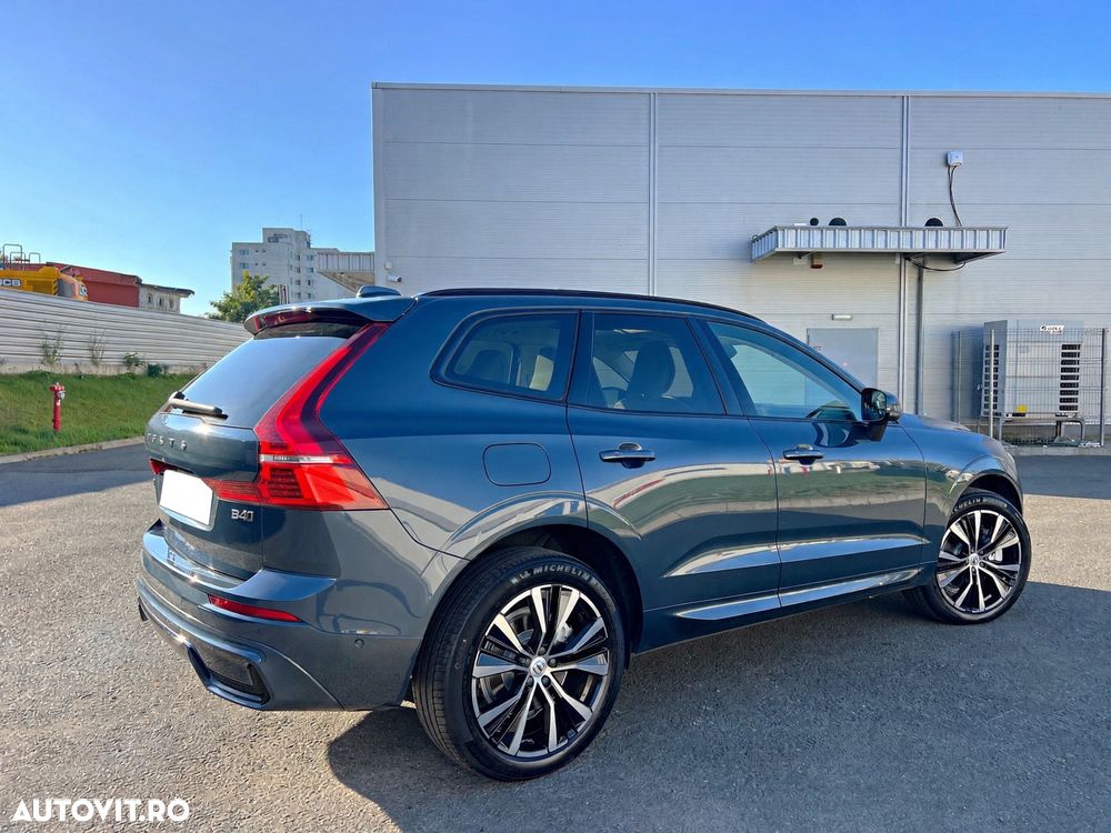 Volvo XC 60 B4 MHEV AT8 AWD R-Design - 6