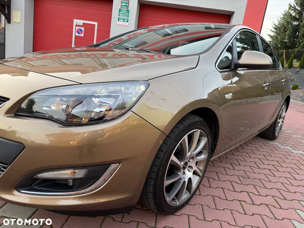 Opel Astra IV 1.6 Essentia - 16