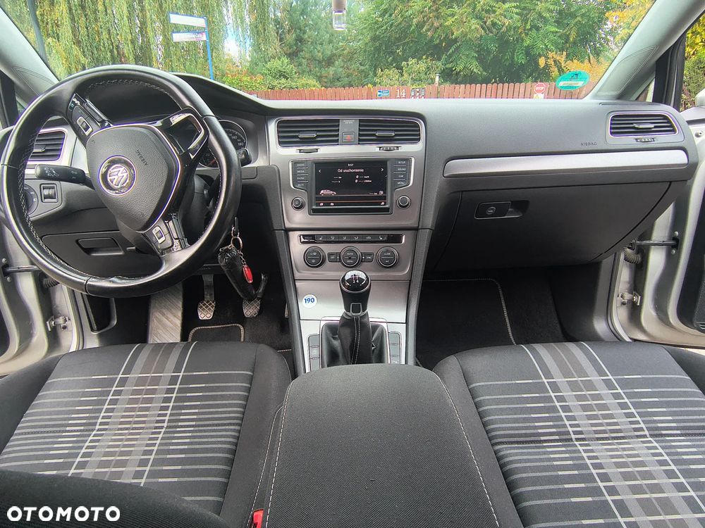 Volkswagen Golf - 17