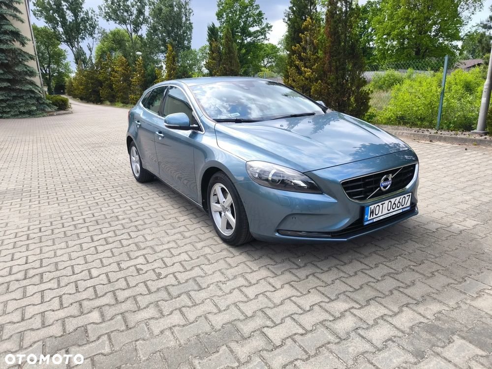 Volvo V40 T3 Momentum - 1