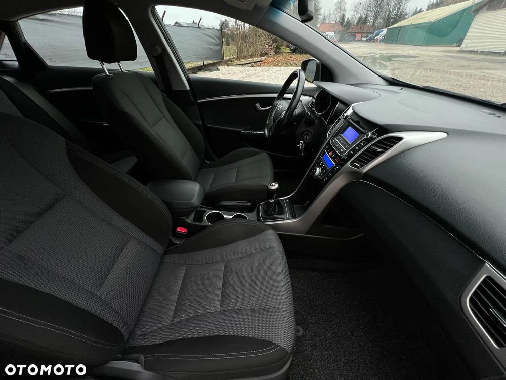 Hyundai i30 blue 1.6 GDI Trend - 18