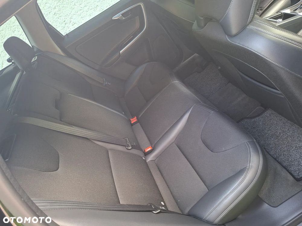 Volvo XC 60 D4 Geartronic Momentum - 8