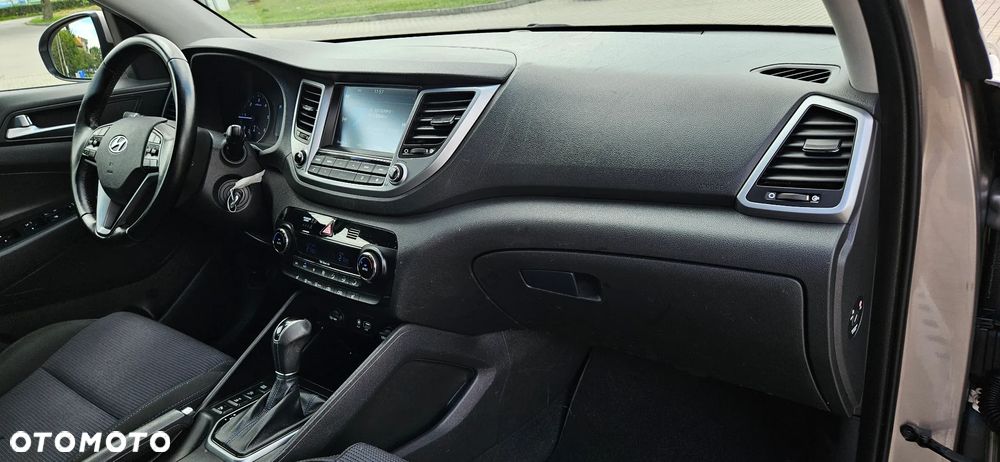 Hyundai Tucson 2.0 CRDi 4WD Automatik Advantage - 10