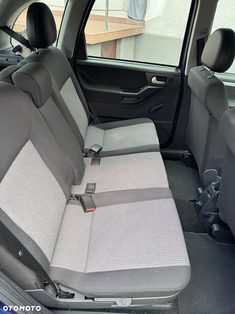 Opel Meriva 1.6 16V Essentia - 9