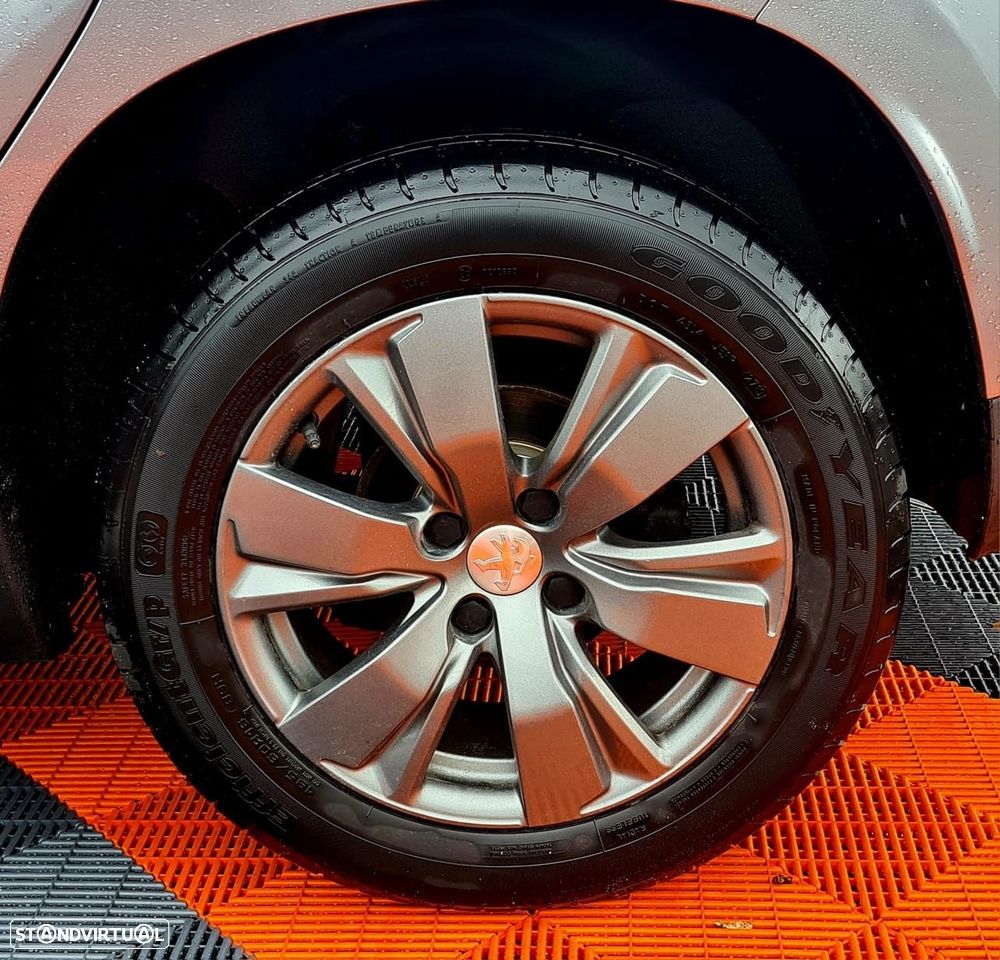 Peugeot 2008 1.6 BlueHDi Style - 15