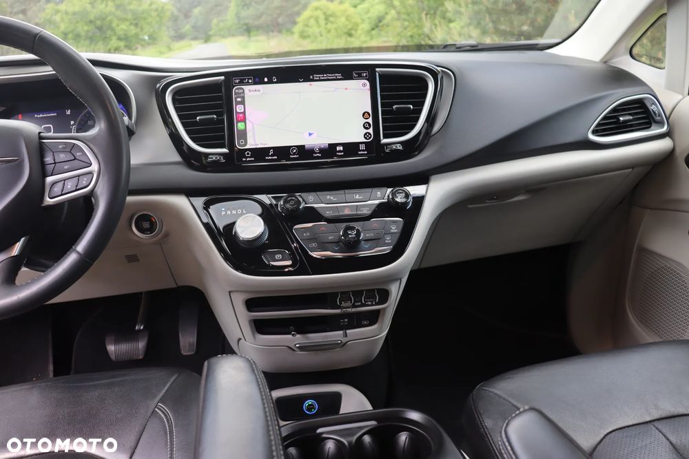 Chrysler Pacifica - 10
