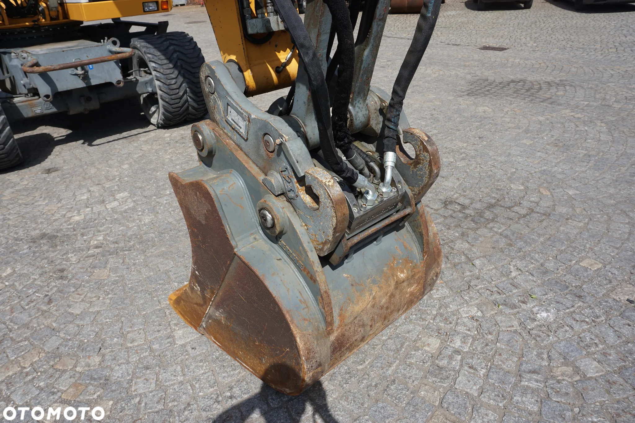 Liebherr A 900C - 8